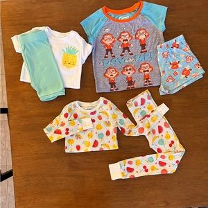 Toddler Girls Pajama sets.  Lot of 3